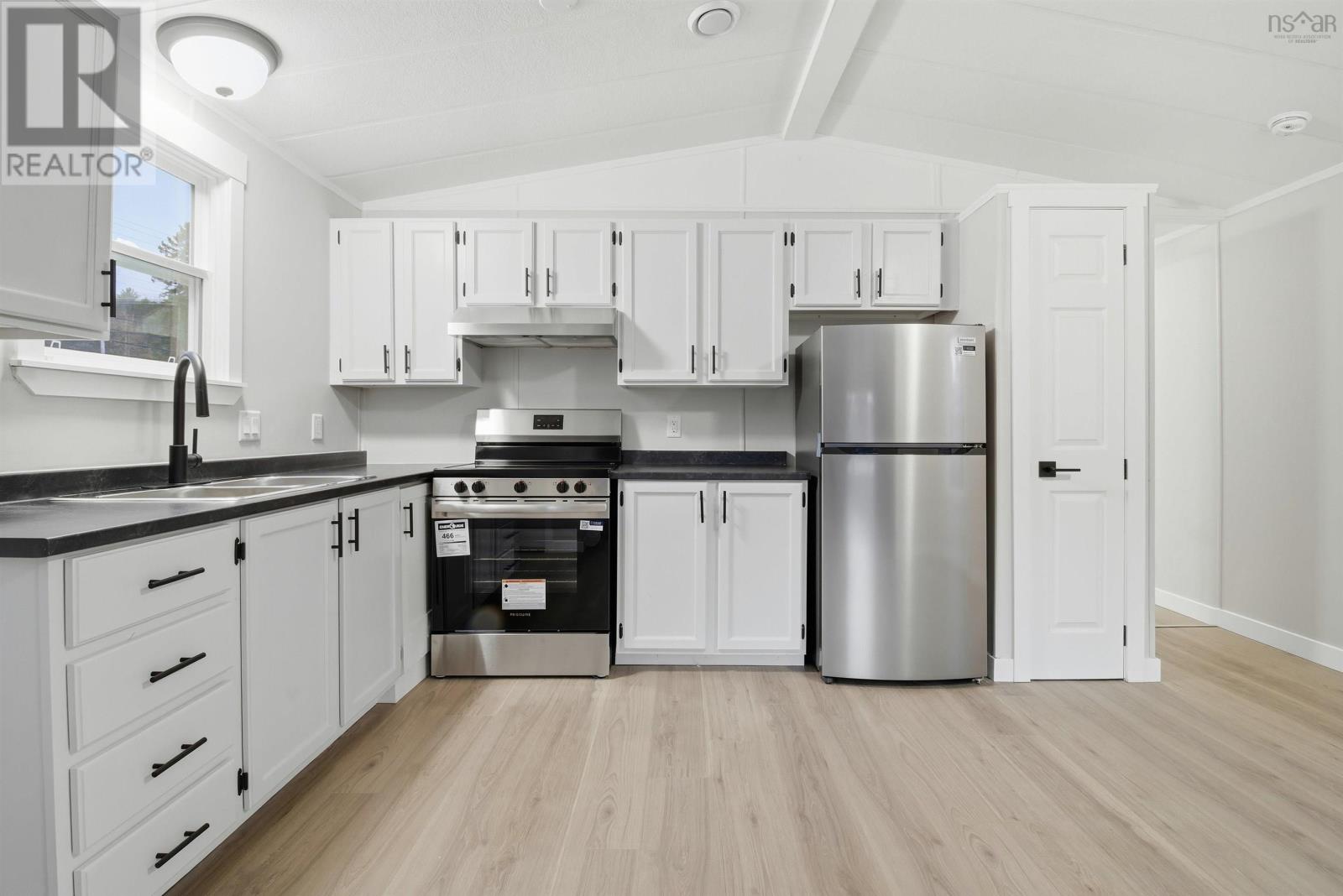 Property 16 of 32 of 5 Ardoise Lane