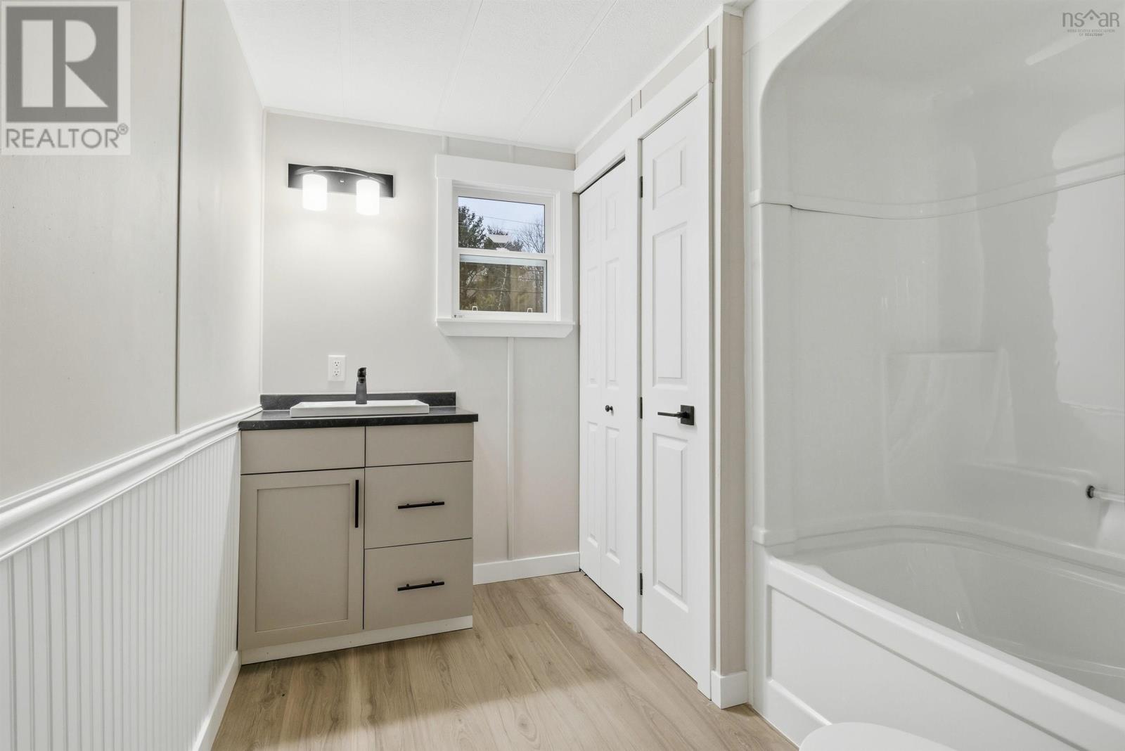 Property 26 of 32 of 5 Ardoise Lane