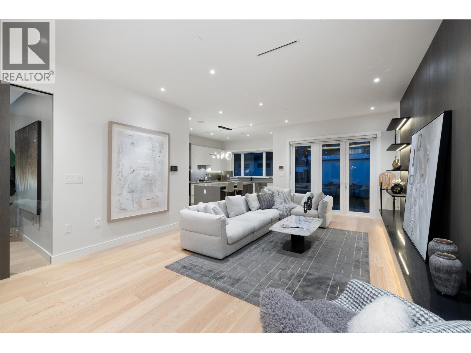 838 E 14TH STREET, North Vancouver