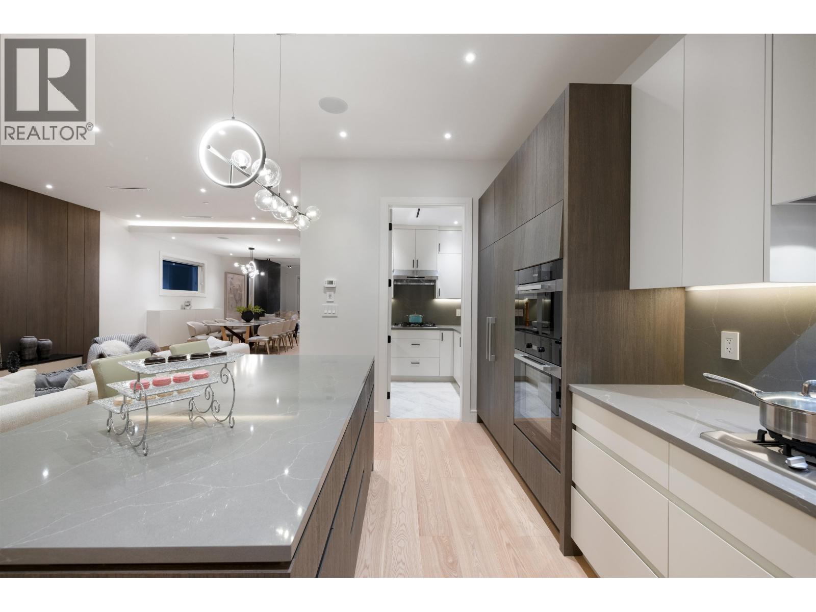 838 E 14TH STREET, North Vancouver