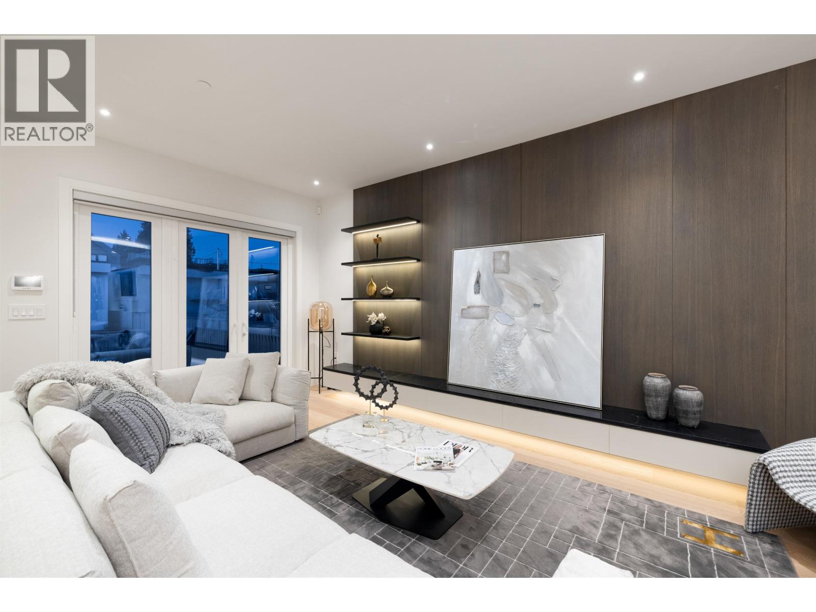 838 E 14TH STREET, North Vancouver