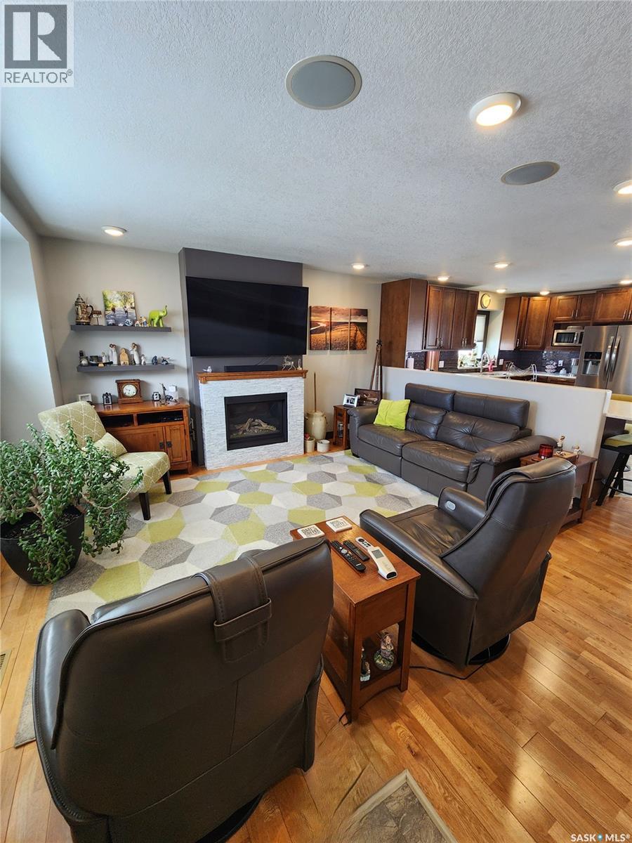 1194 Veterans BAY - Photo 5 of 50, Estevan, Saskatchewan