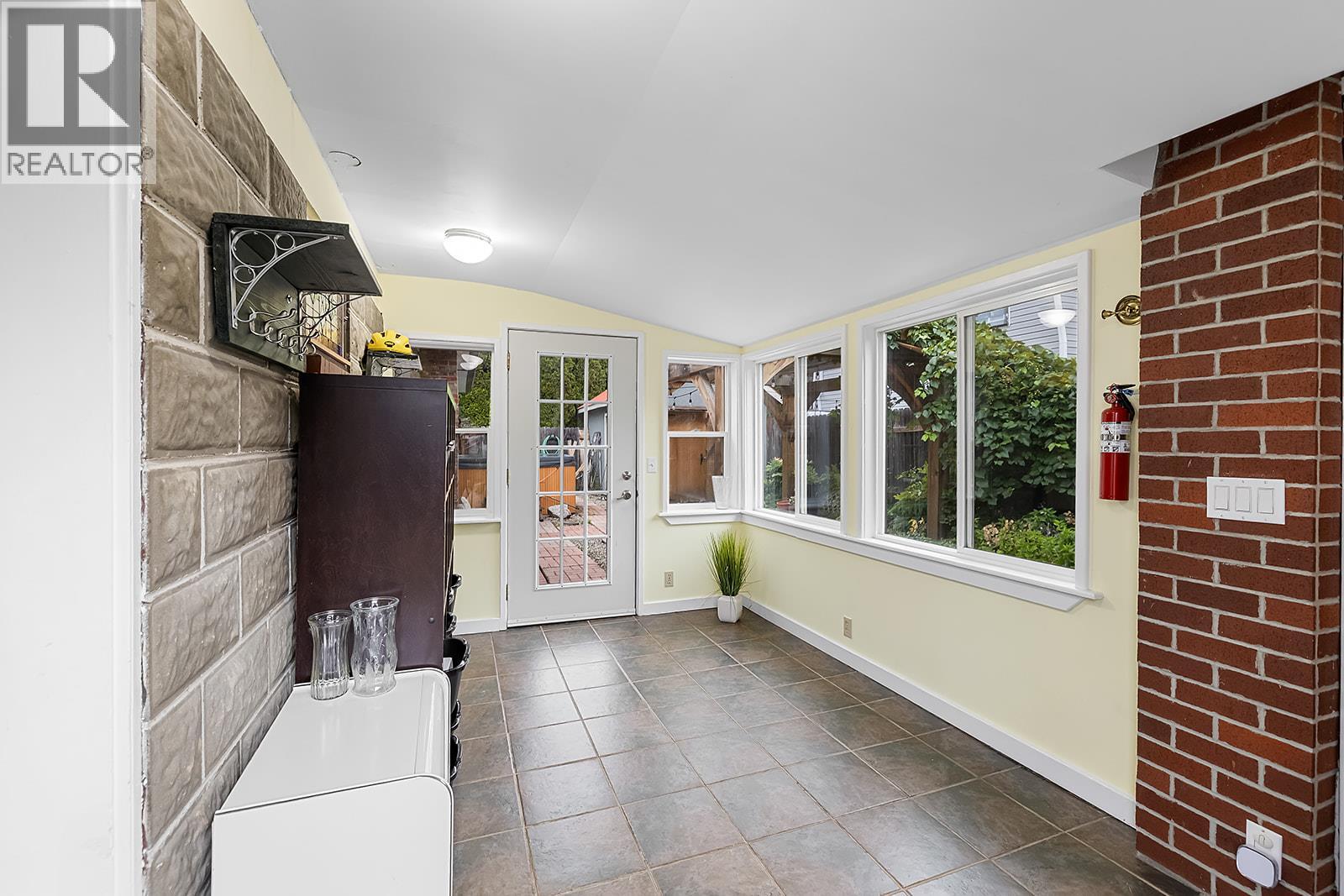 1417B HILLSIDE STREET - 14