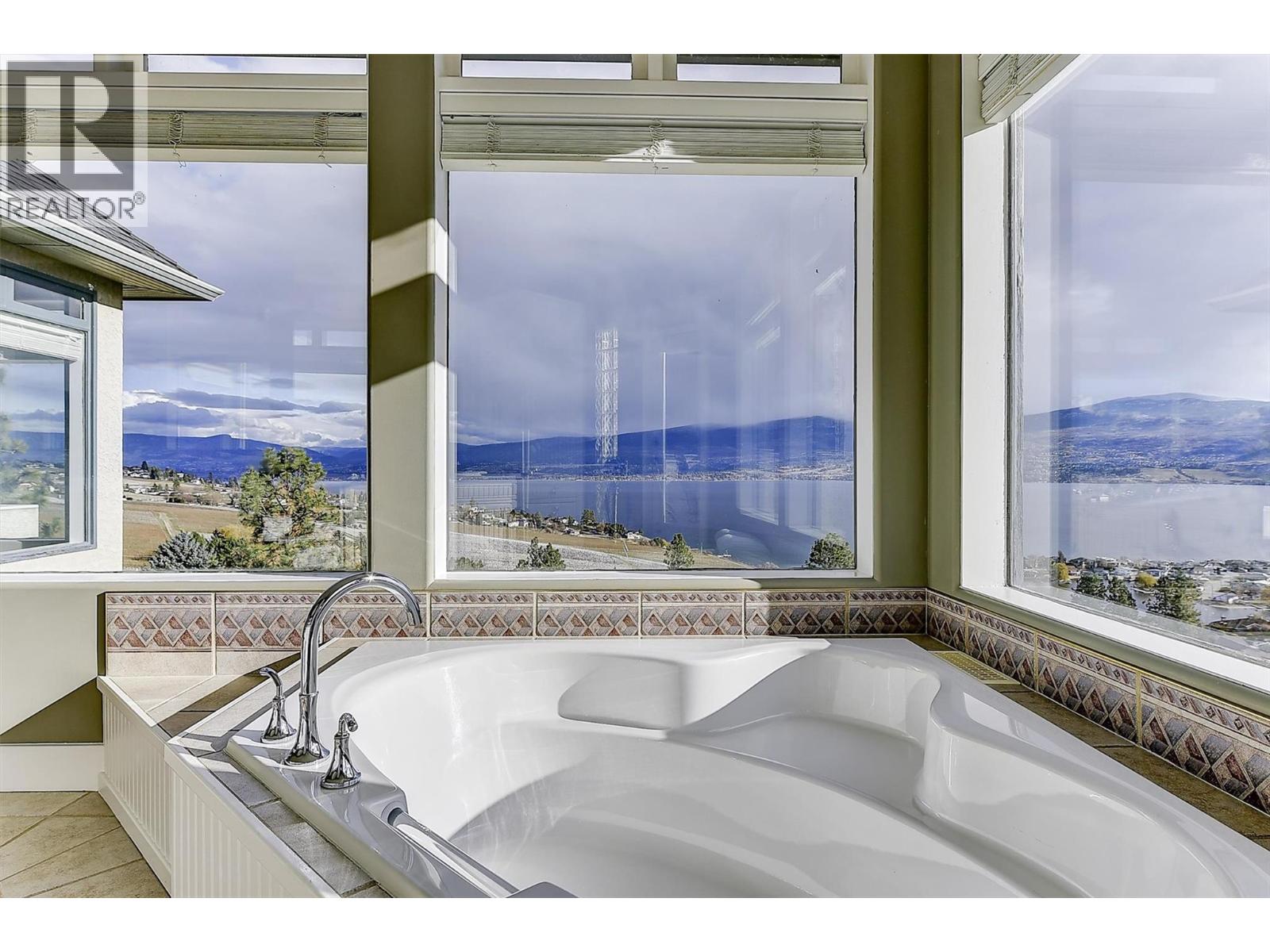  1494 Chardonnay Place, West Kelowna