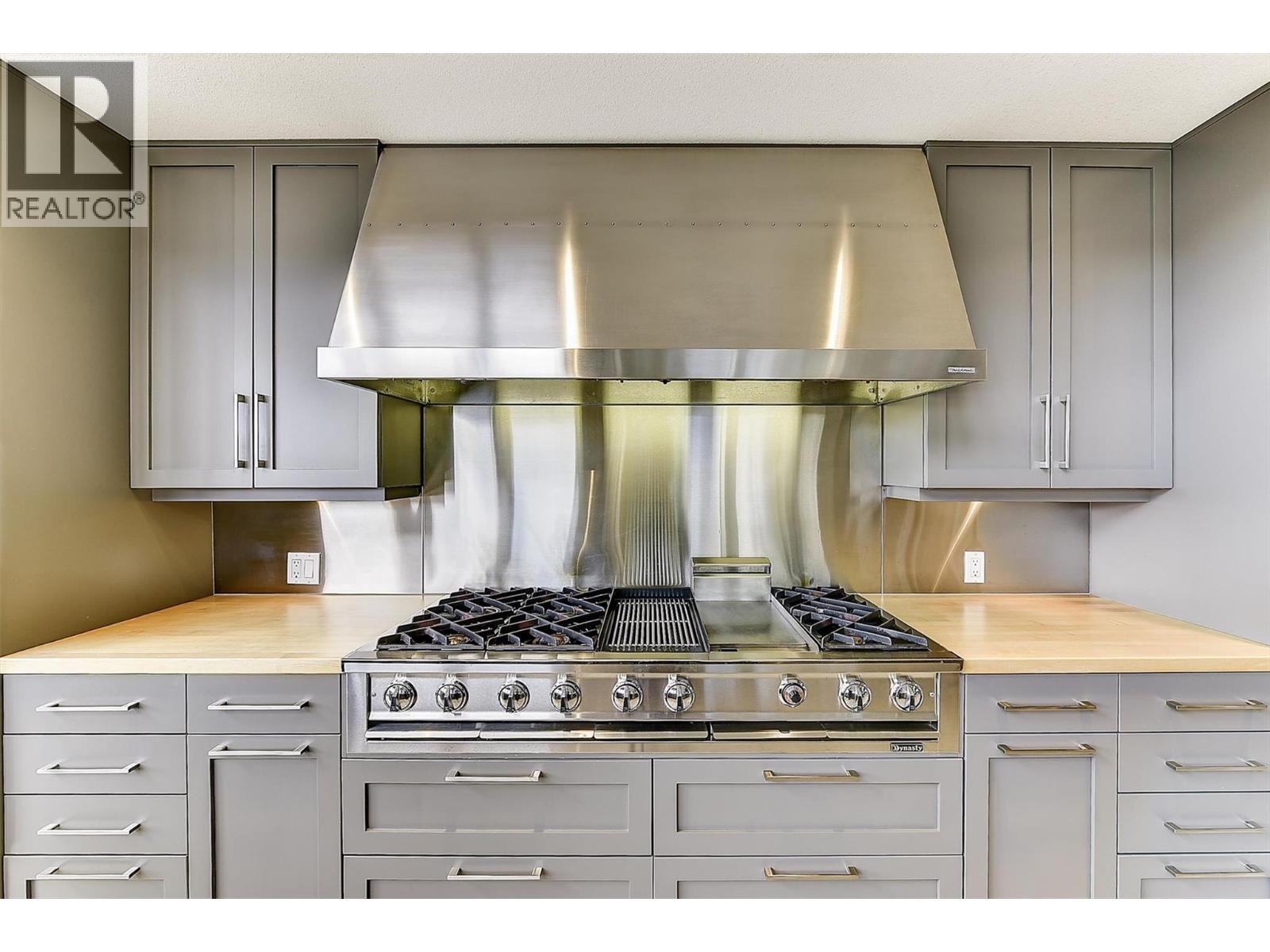  1494 Chardonnay Place, West Kelowna