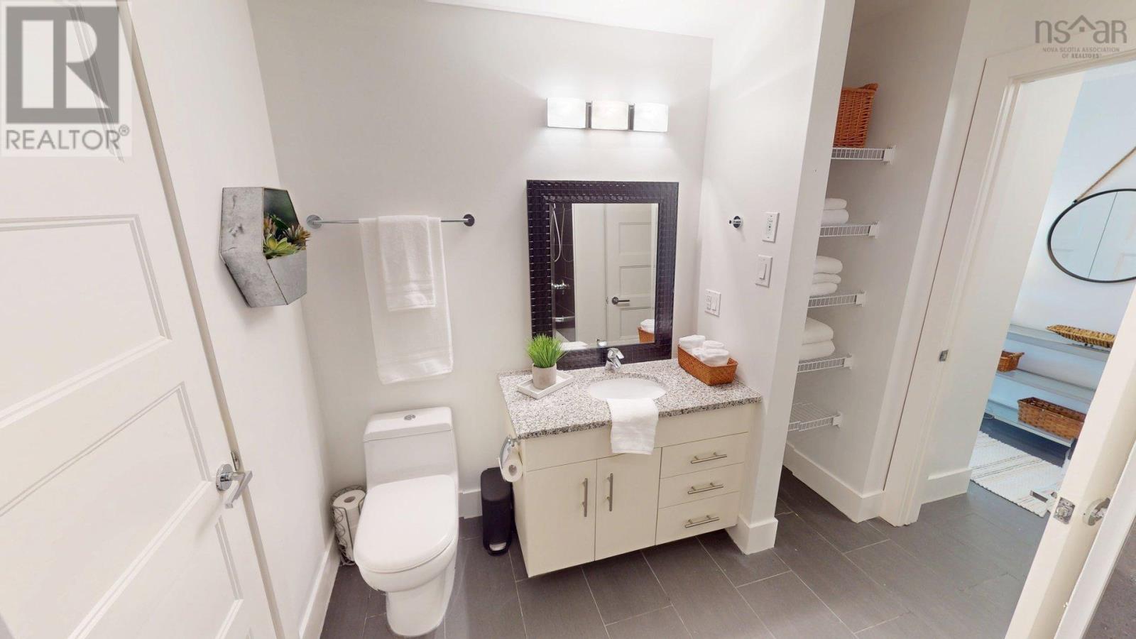 Property 20 of 49 of 504 15 Kings Wharf Place