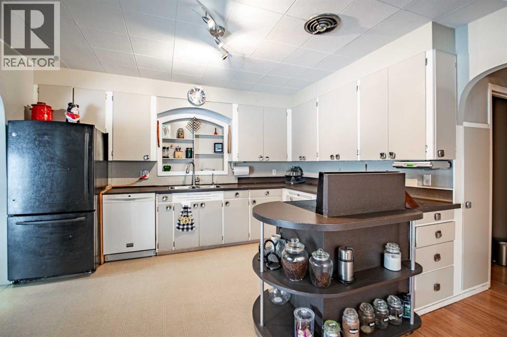 274052 Township Road - Photo 4 of 48, Rural Ponoka County, Alberta