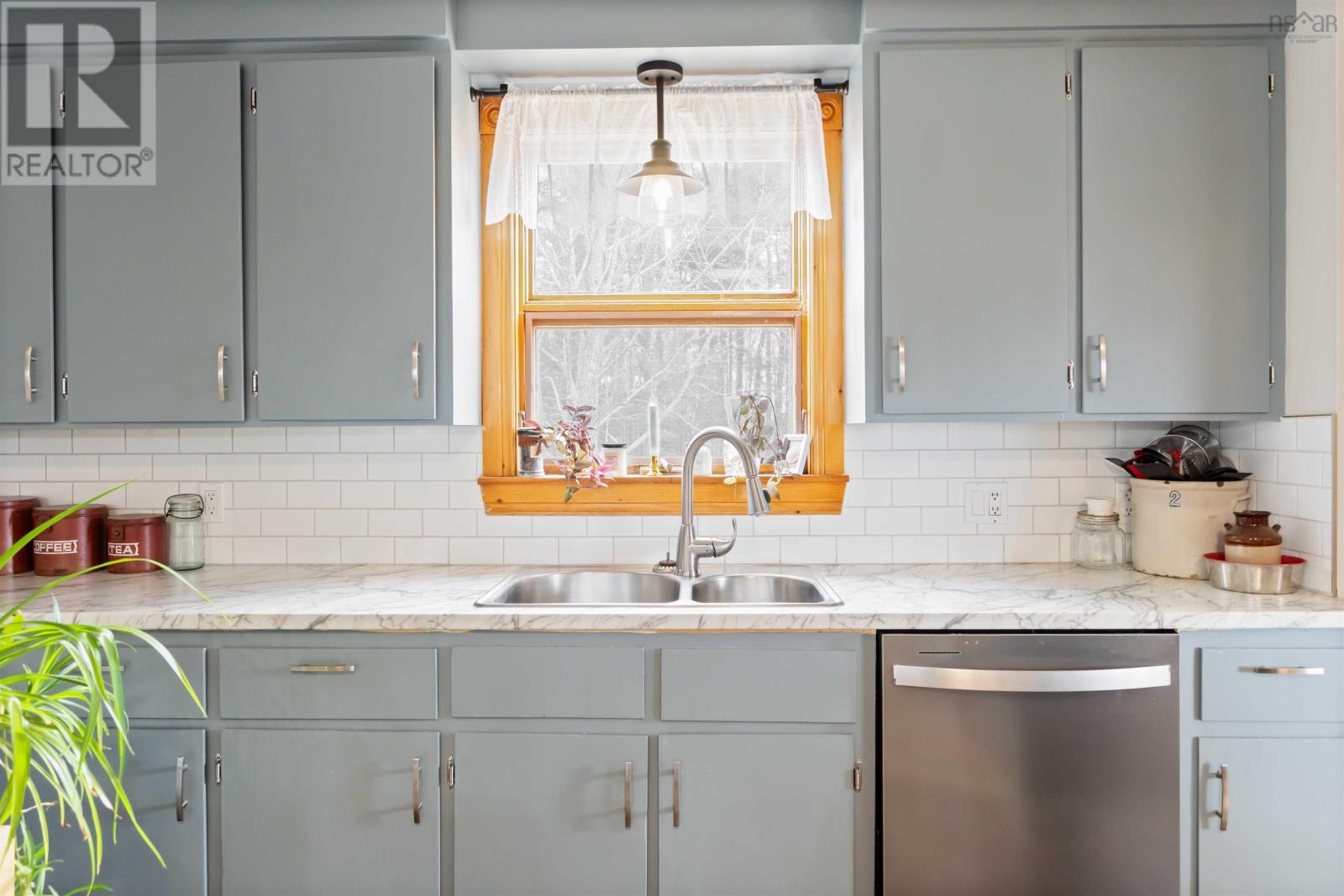 Property 6 of 39 of 311 Morden Road