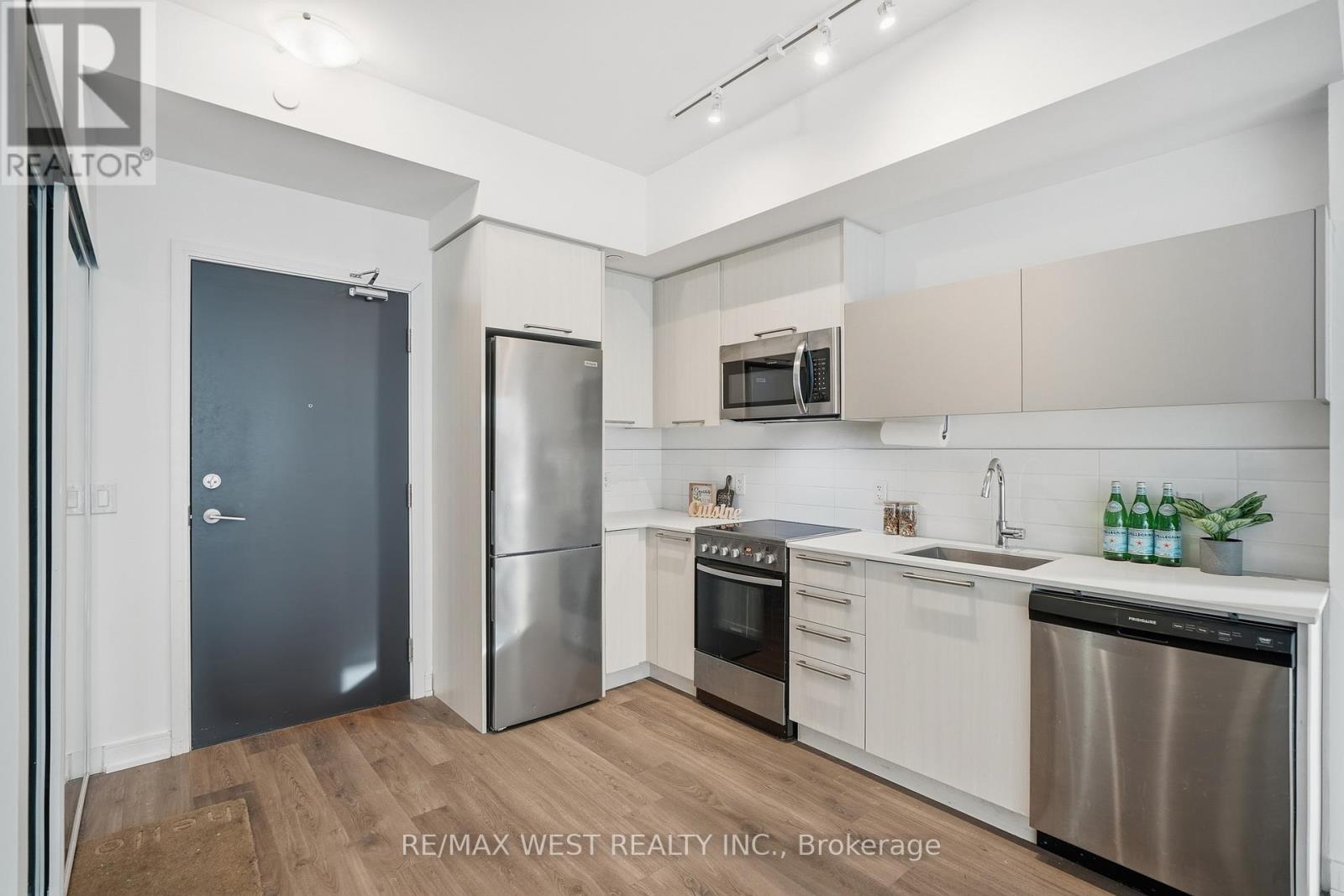 306 - 25 NEIGHBOURHOOD LANE - Photo 5 of 38, Toronto (Stonegate-Queensway), Ontario