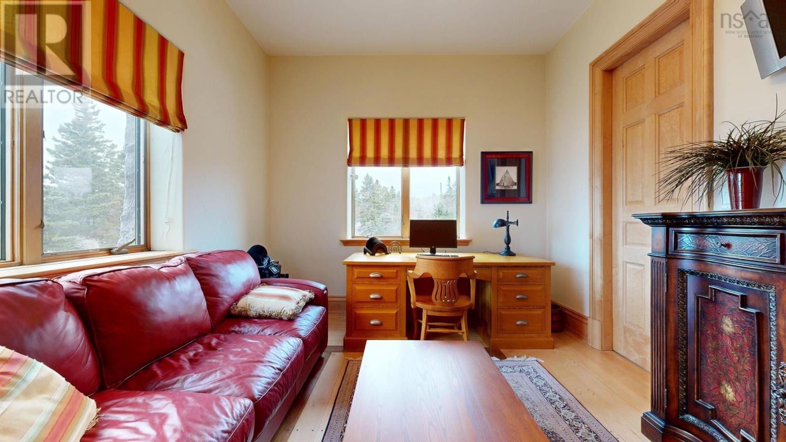 Property 27 of 49 of 120 EVERETTS Way