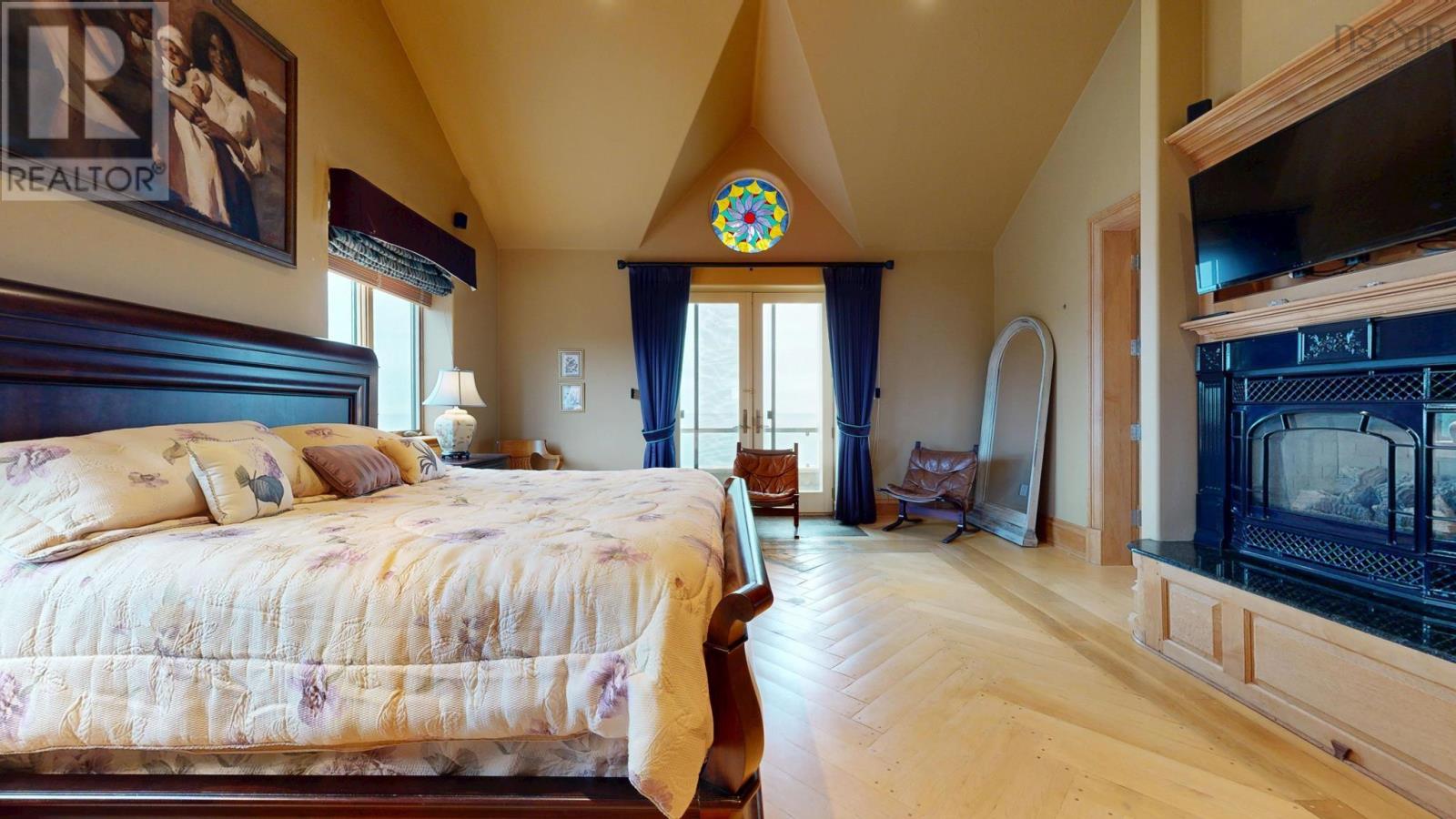 Property 33 of 49 of 120 EVERETTS Way