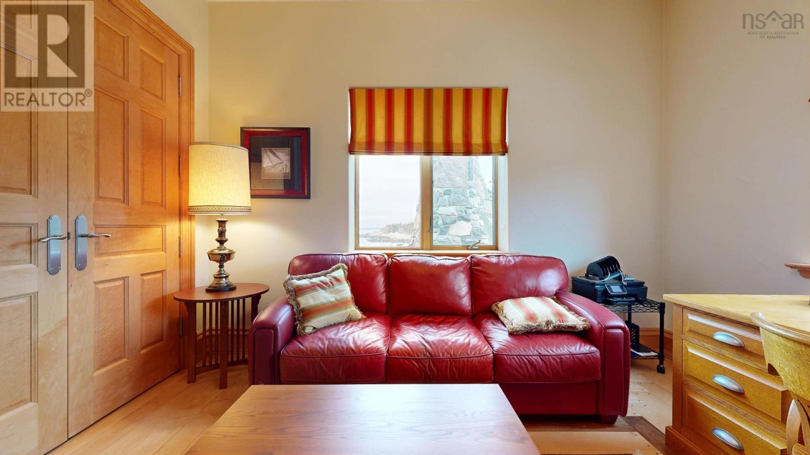 Property 28 of 49 of 120 EVERETTS Way