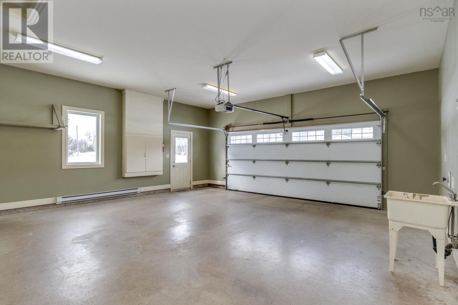 Property 20 of 49 of 88 Ridge wood Court