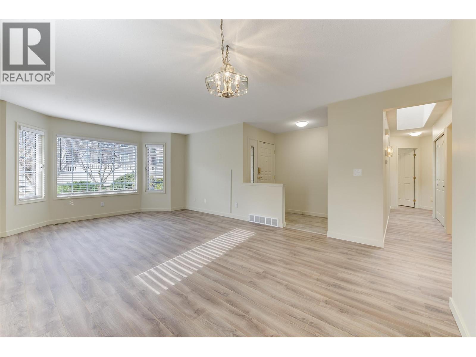 203 595 Yates Road, Kelowna