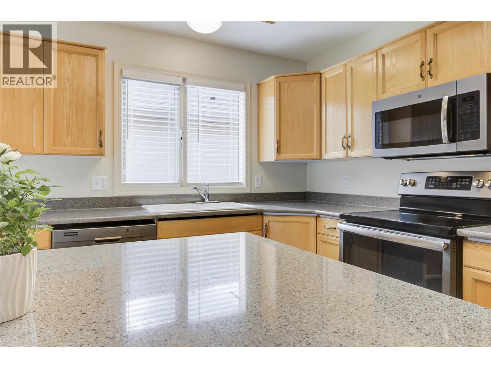 203 595 Yates Road, Kelowna