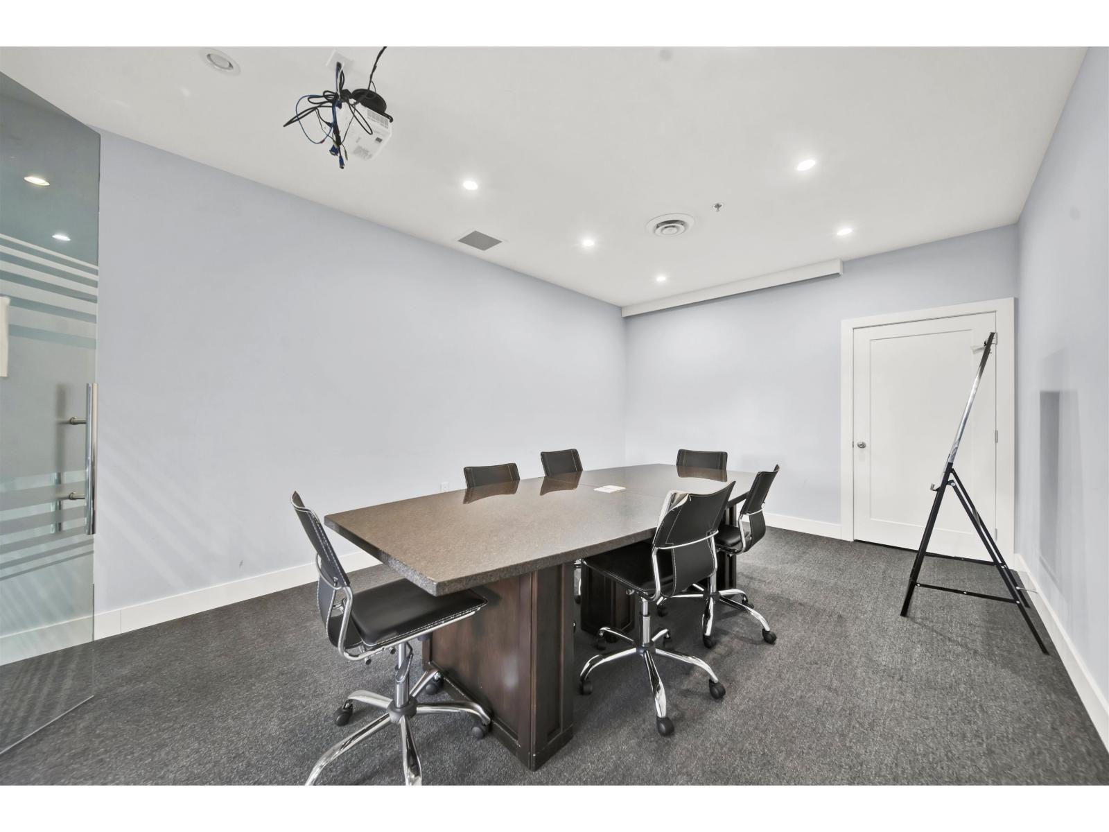 206&207 32615 SOUTH FRASER WAY — photo 9