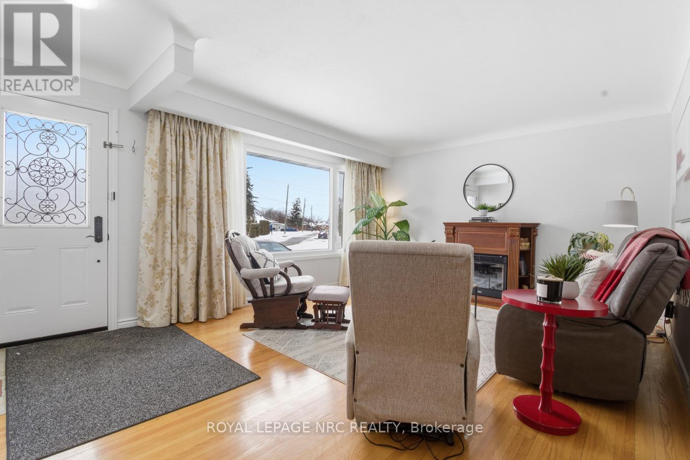 14 TERRACE AVENUE - Photo 3 of 32, Welland (Broadway), Ontario