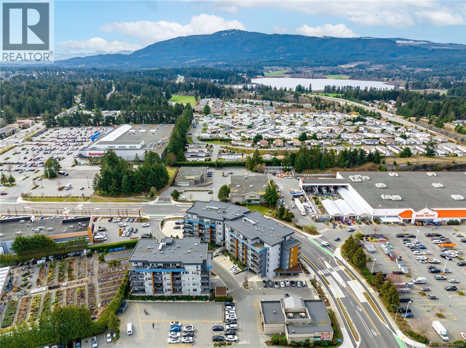 305 6540 Metral Dr, Nanaimo