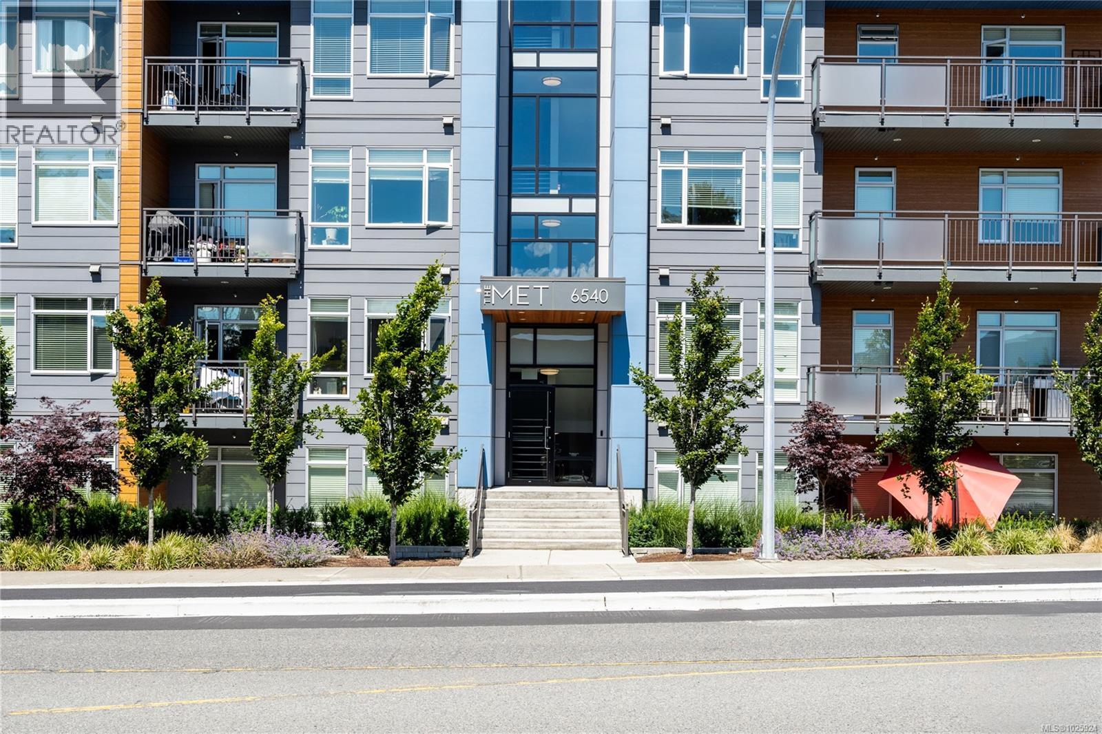 305 6540 Metral Dr, Nanaimo