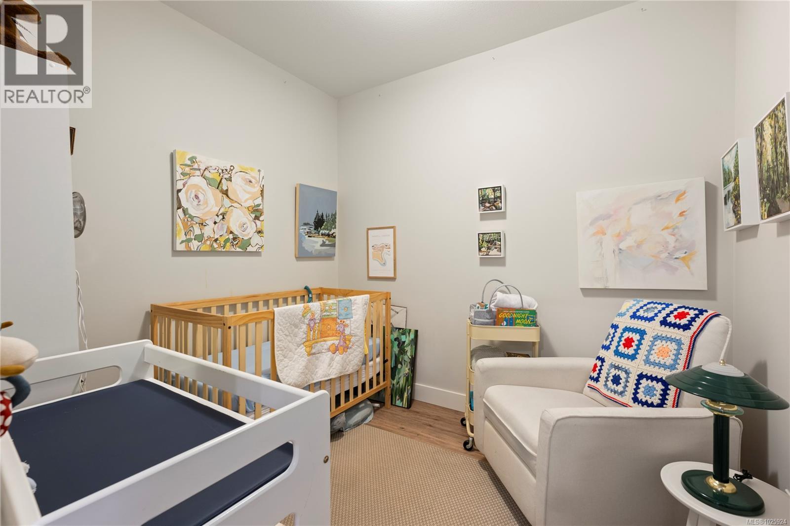 305 6540 Metral Dr, Nanaimo