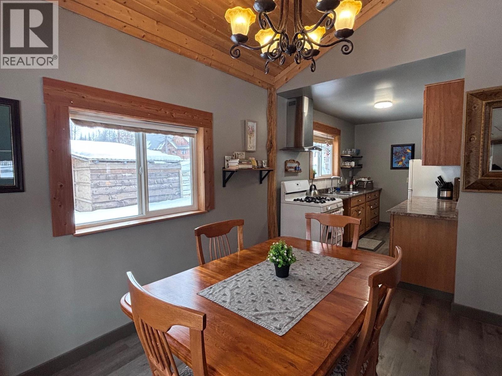 2120 Fish Lake Road, Rock Creek