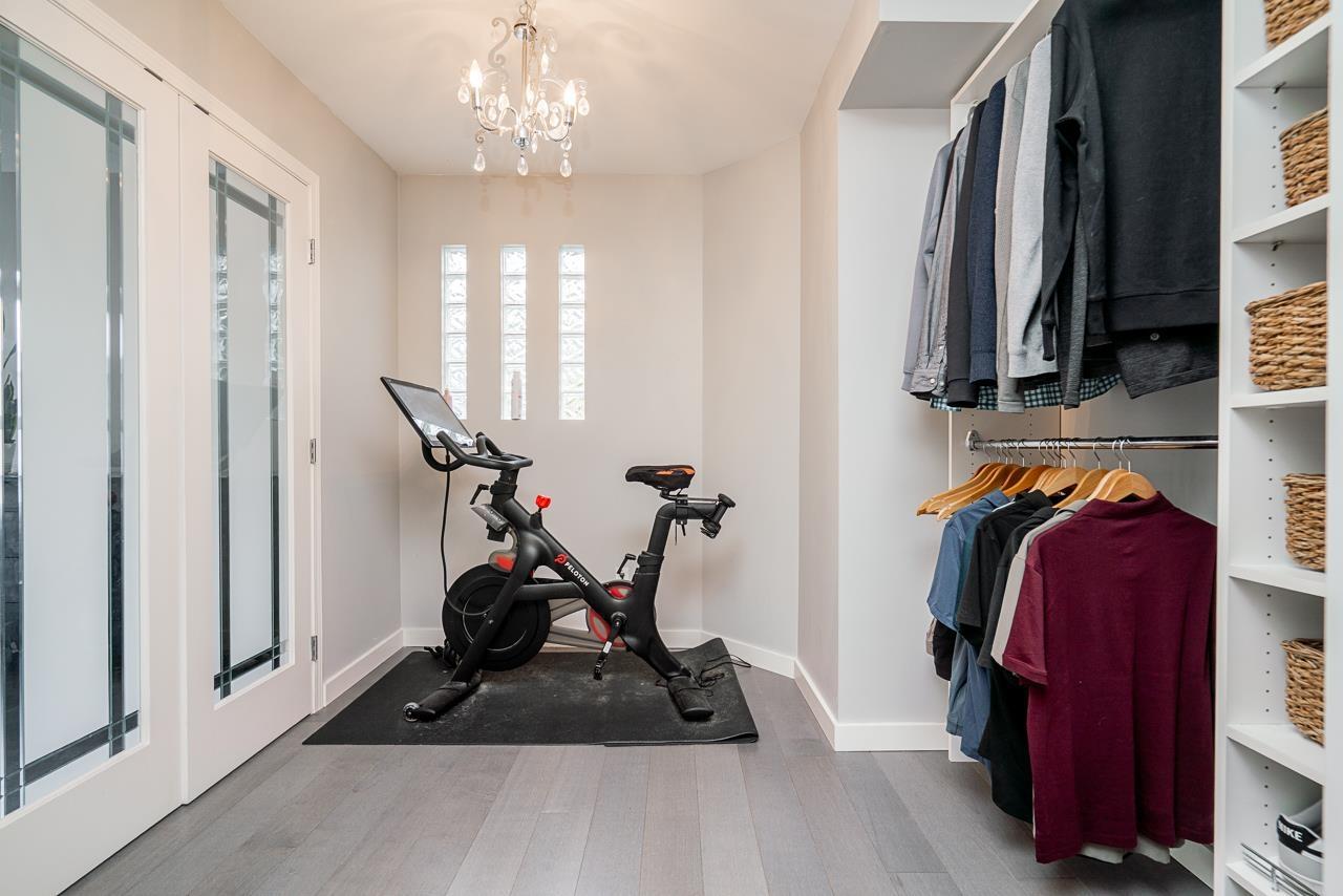 949 KENT STREET, White Rock