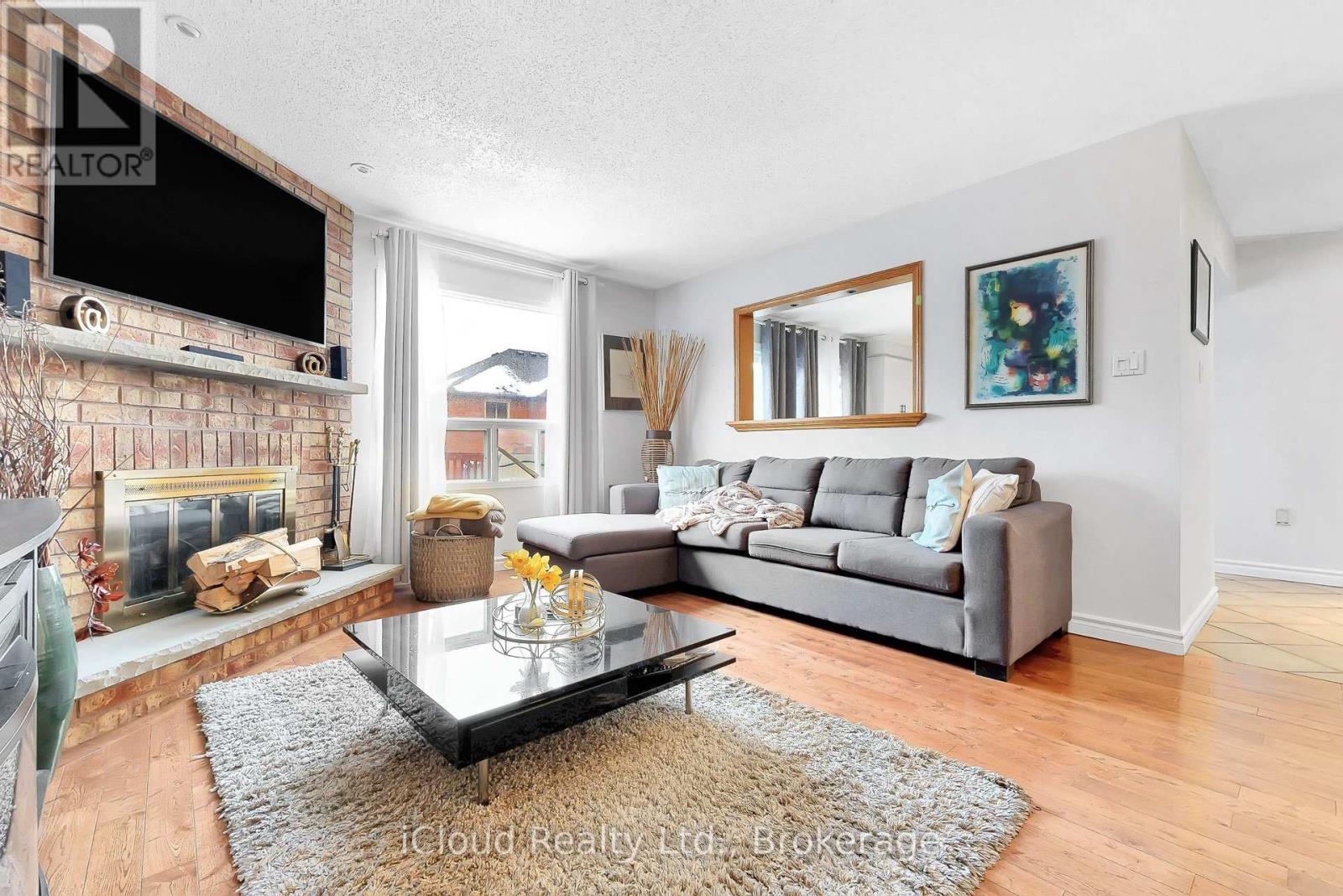 55 WILCE DRIVE - 21