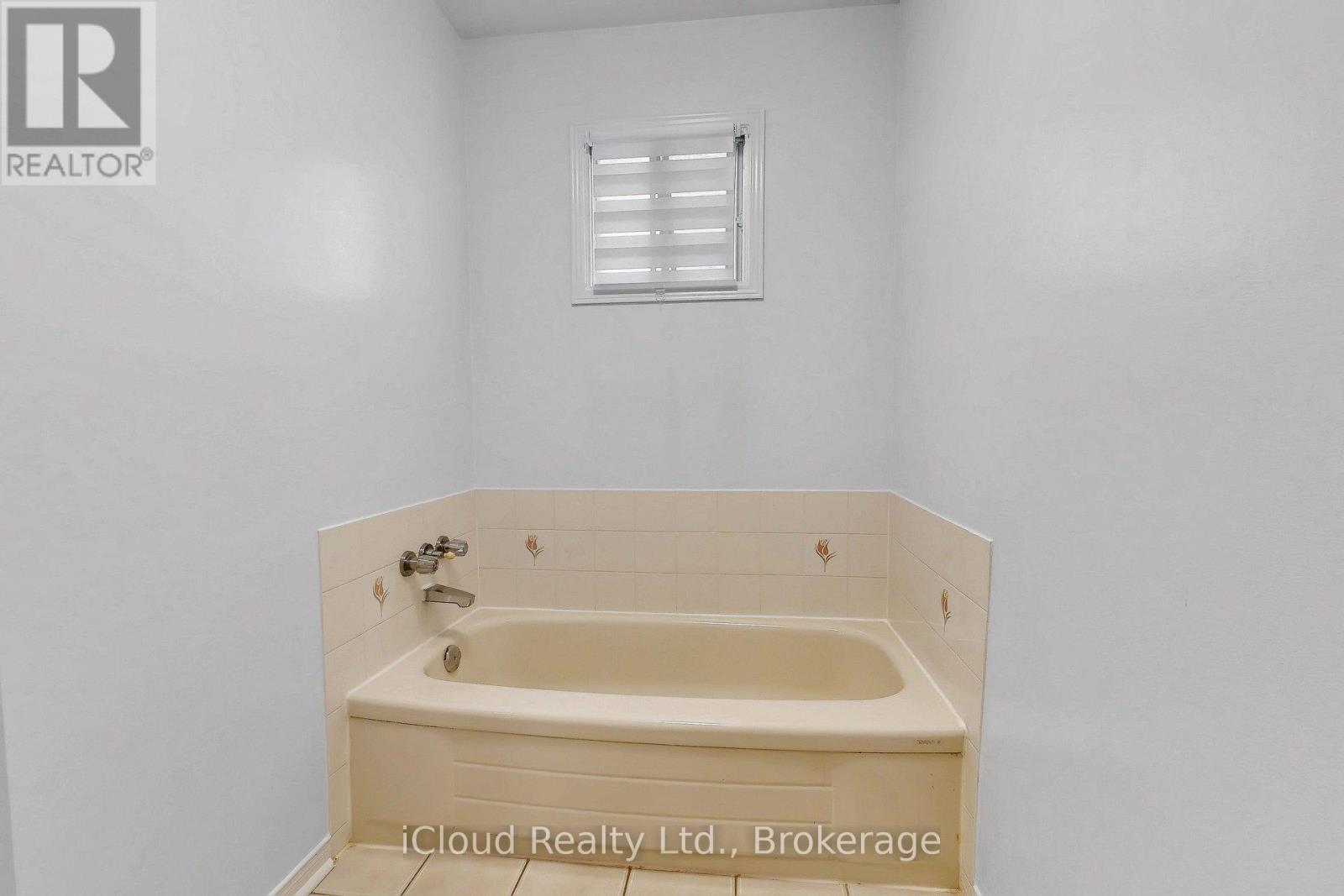 55 WILCE DRIVE - 32