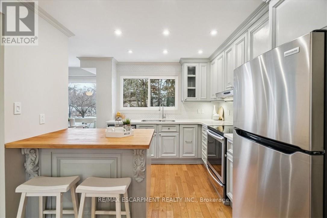 915 Inverhouse Unit 80 photo 3