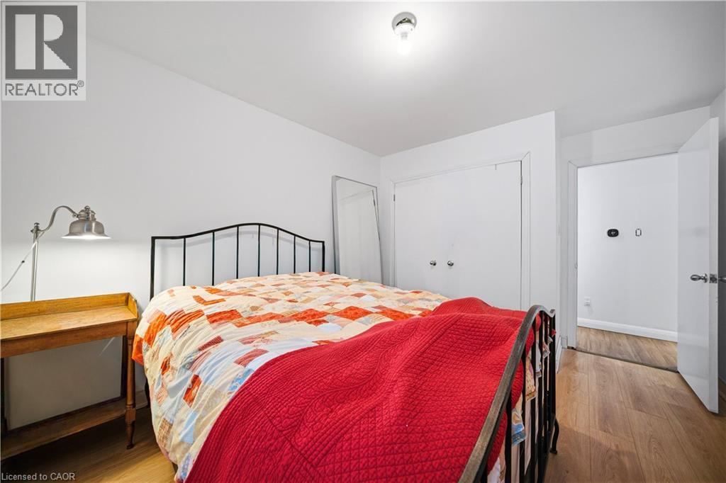 276 LAKESHORE ROAD W - 17