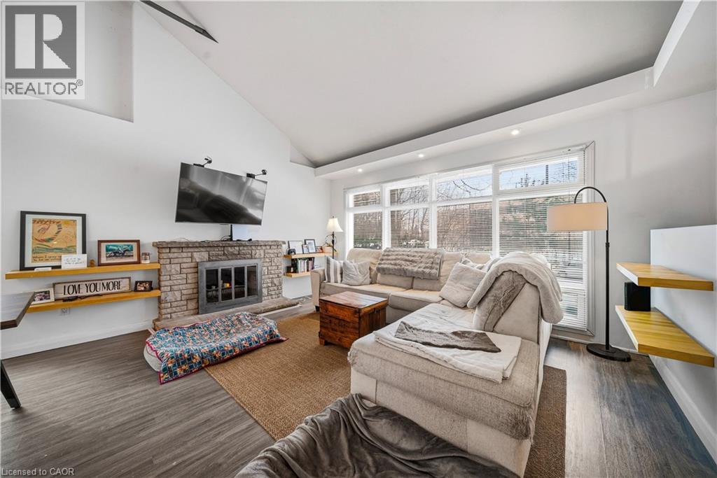 276 LAKESHORE ROAD W - 4