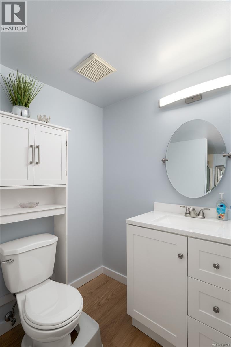 116 3962 Cedar Hill Road, Saanich