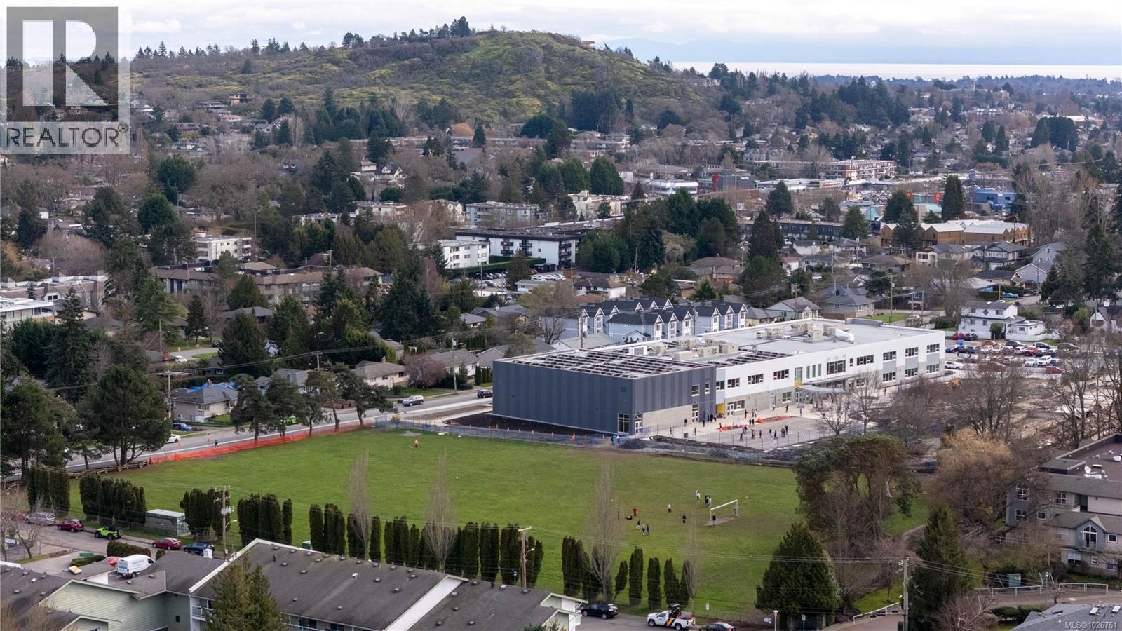 116 3962 Cedar Hill Road, Saanich