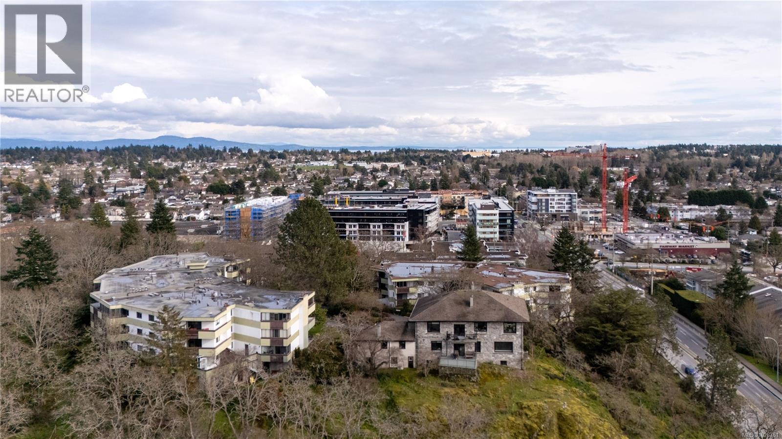 116 3962 Cedar Hill Road, Saanich