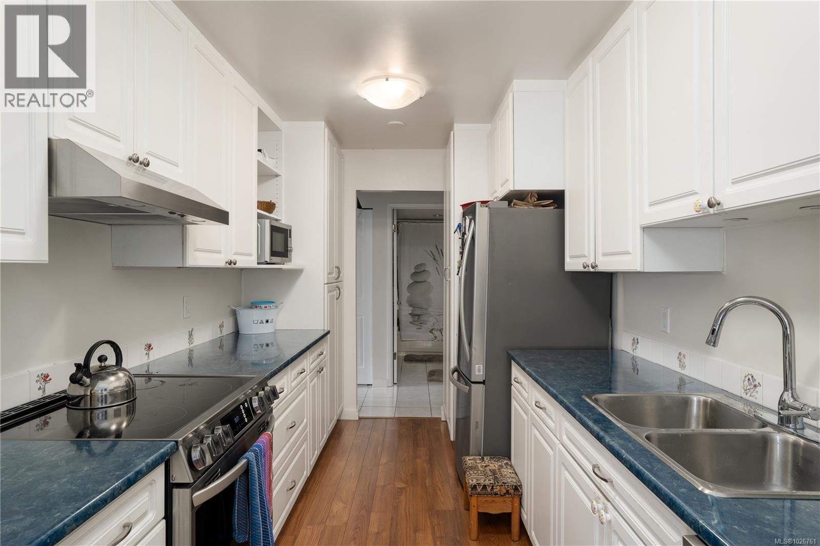 116 3962 Cedar Hill Road, Saanich