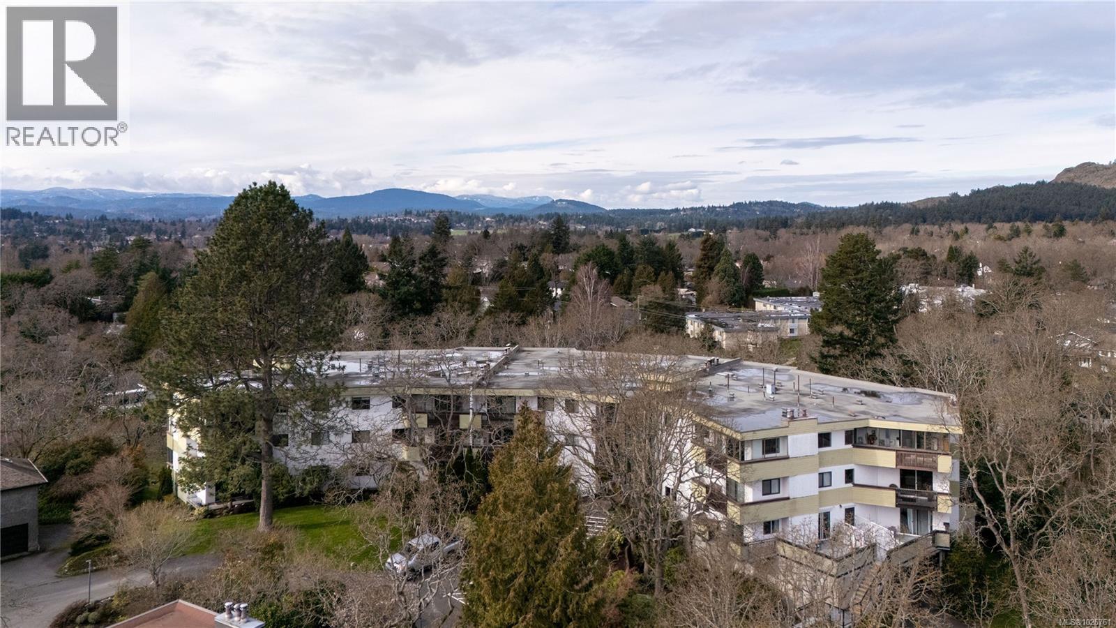 116 3962 Cedar Hill Road, Saanich