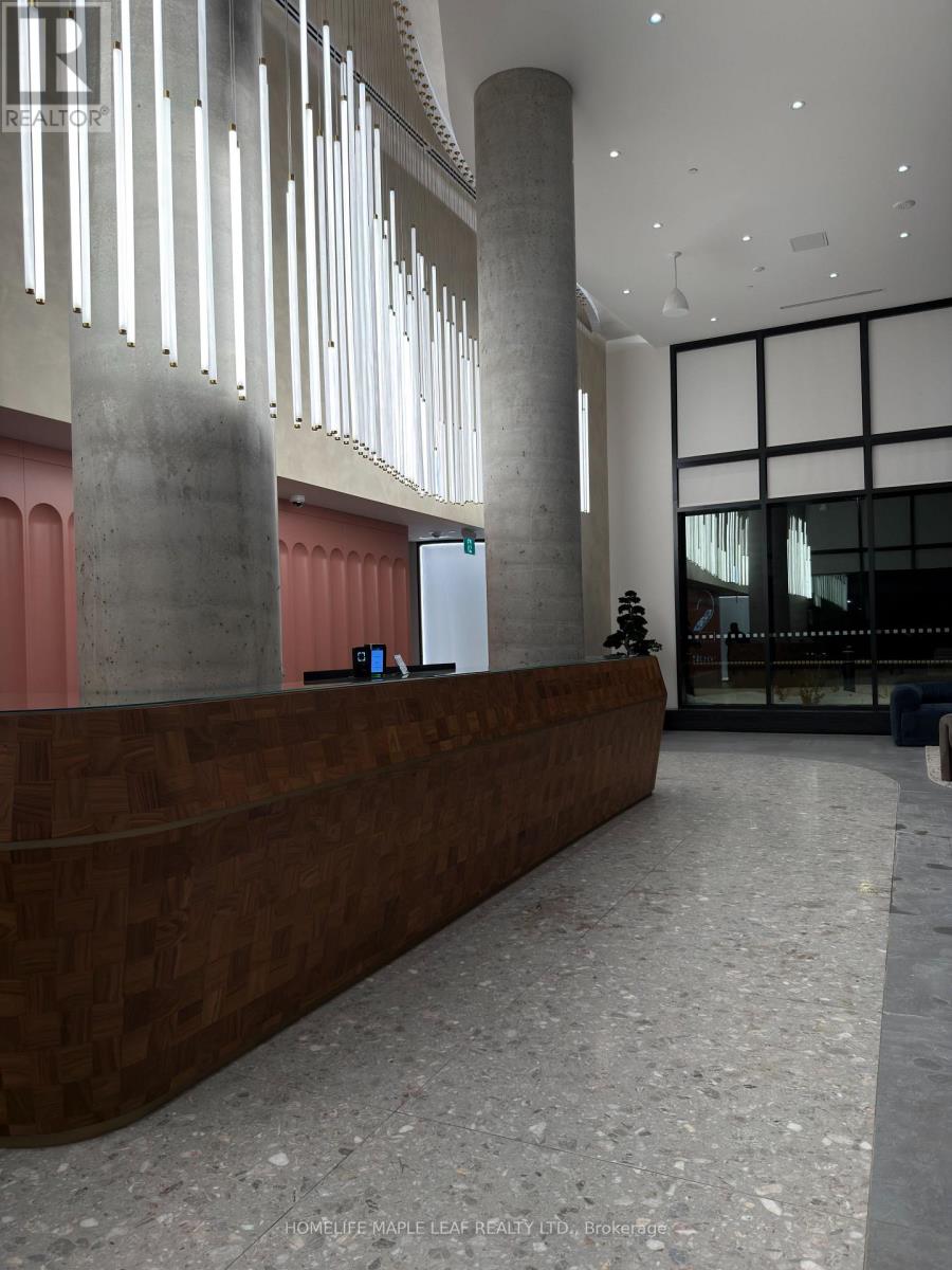 25 WELLINGTON Unit 504 photo 2