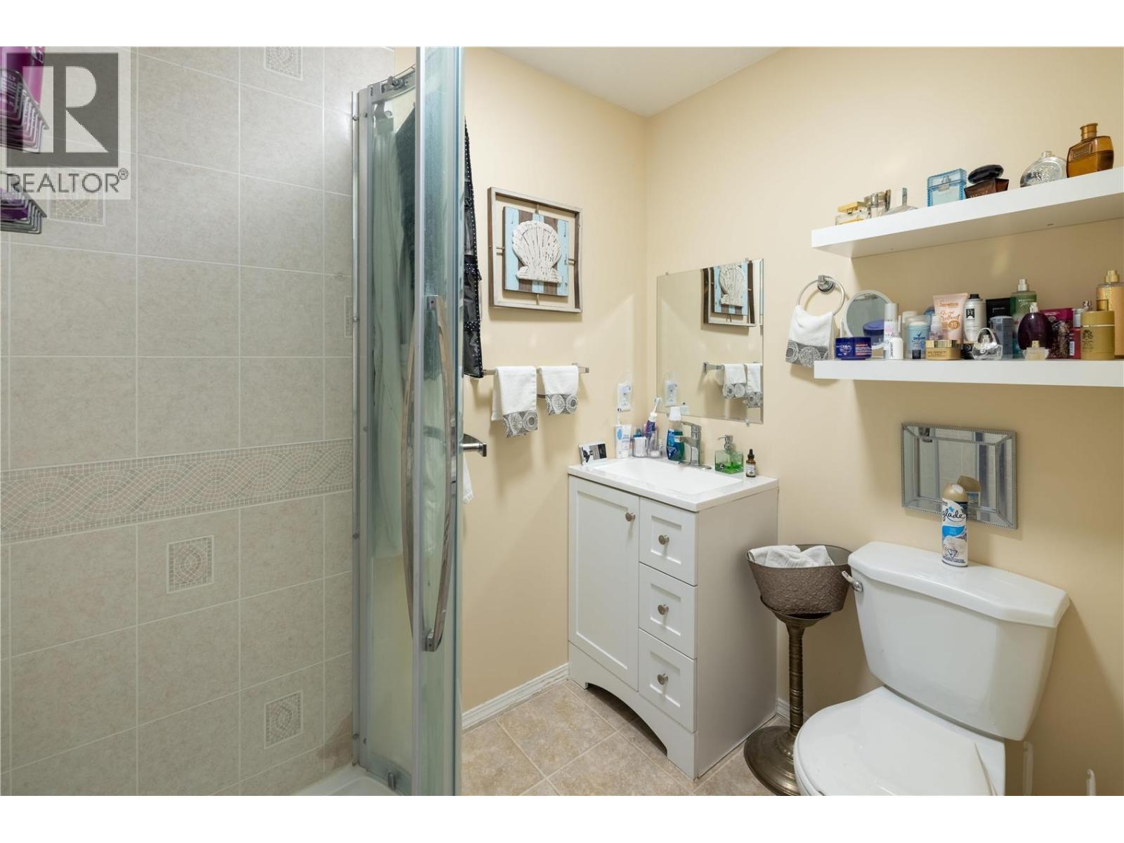  727 Cassiar Crescent, Kelowna