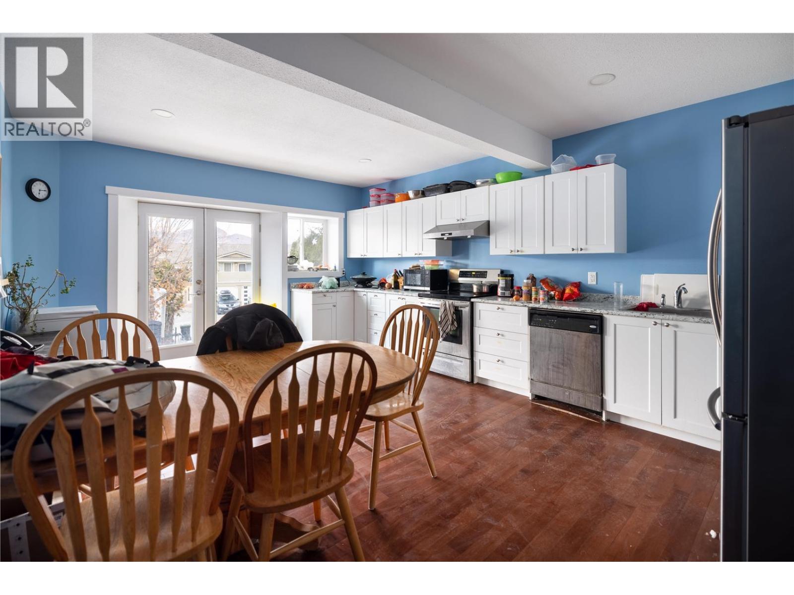  727 Cassiar Crescent, Kelowna