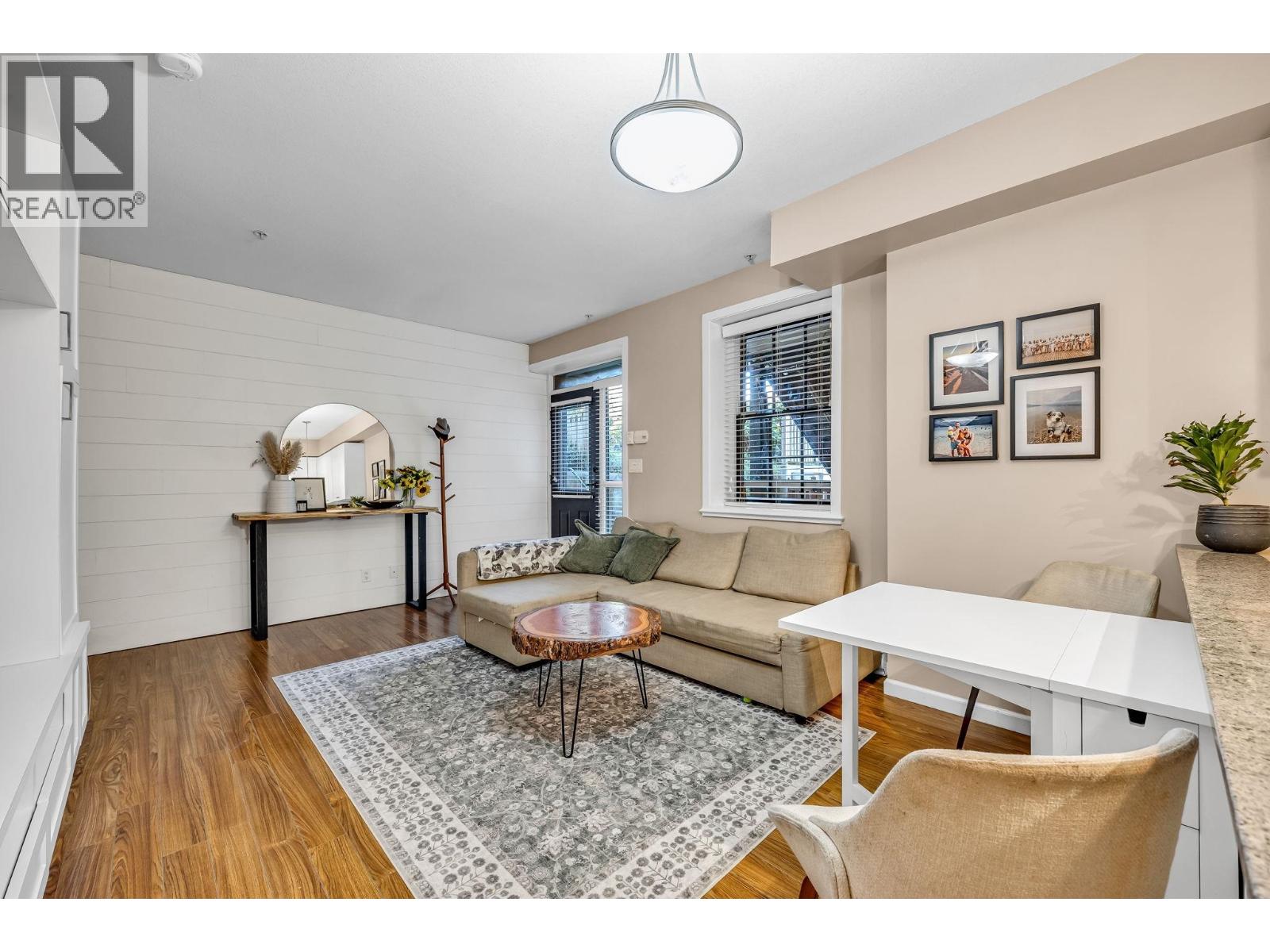 3 12 E ROYAL AVENUE - Photo 5 of 29, New Westminster, British Columbia