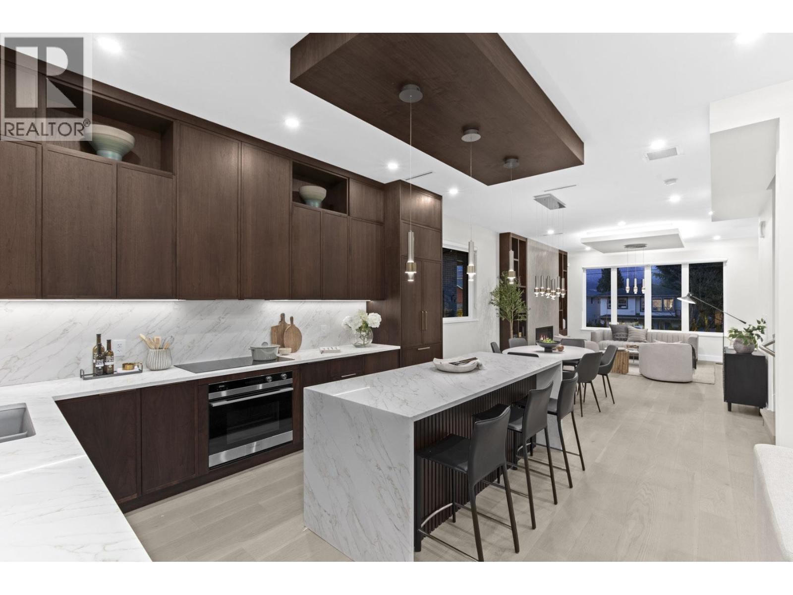 3073 FROMME ROAD, North Vancouver