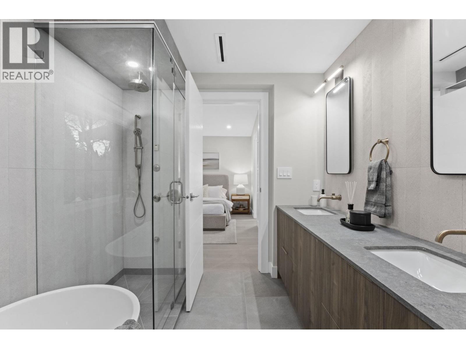 3073 FROMME ROAD, North Vancouver