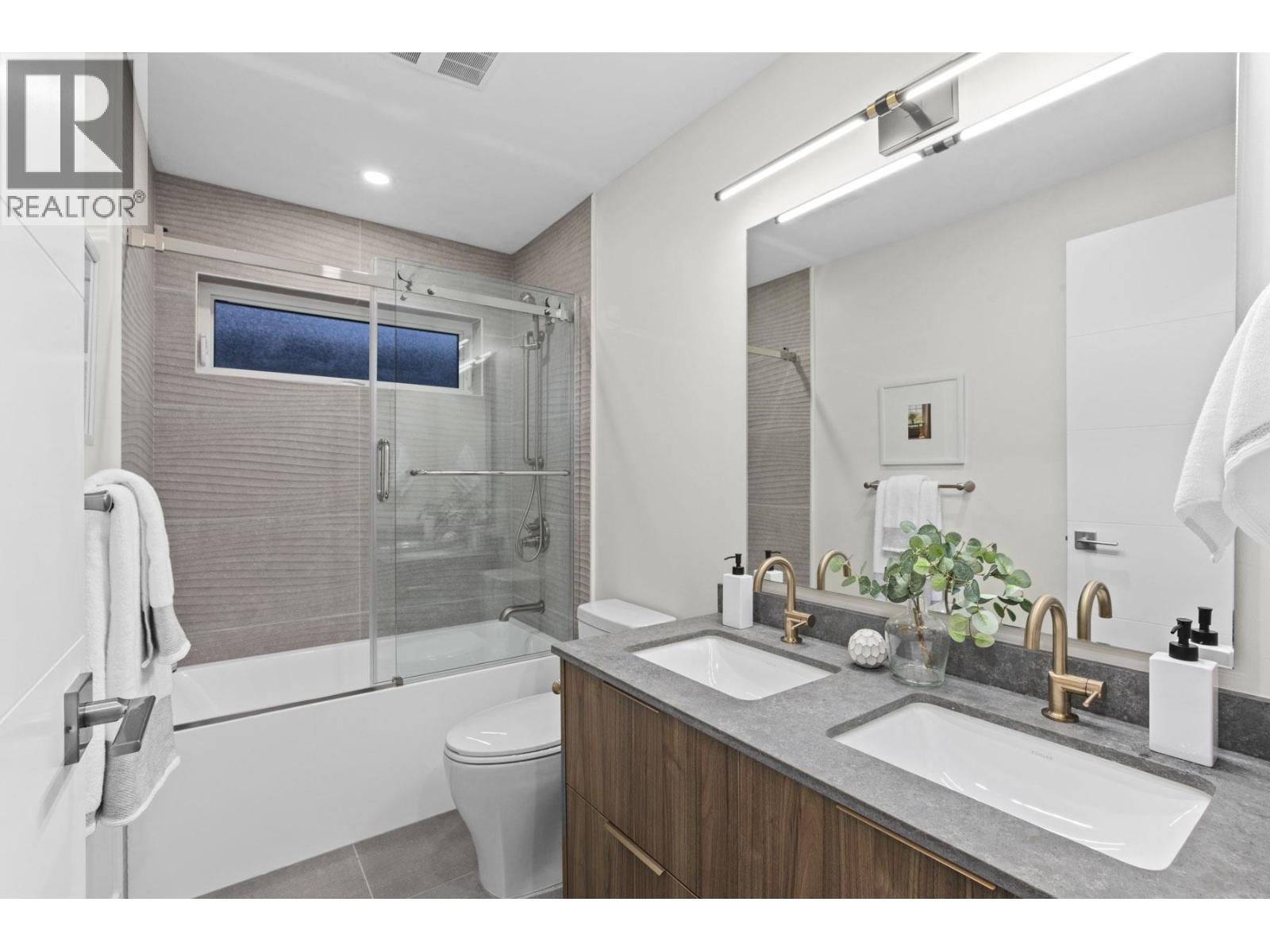 3073 FROMME ROAD, North Vancouver