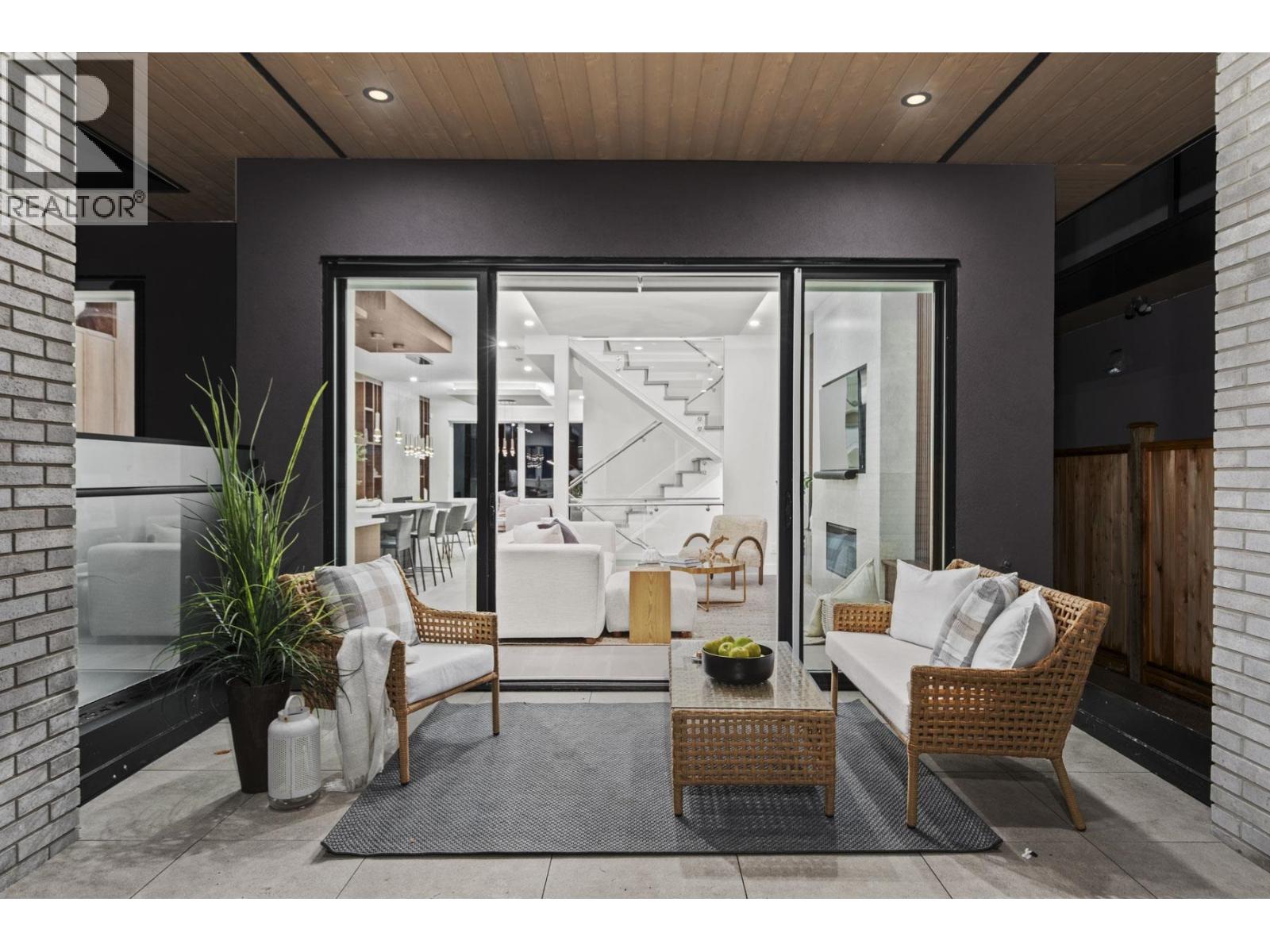 3073 FROMME ROAD, North Vancouver