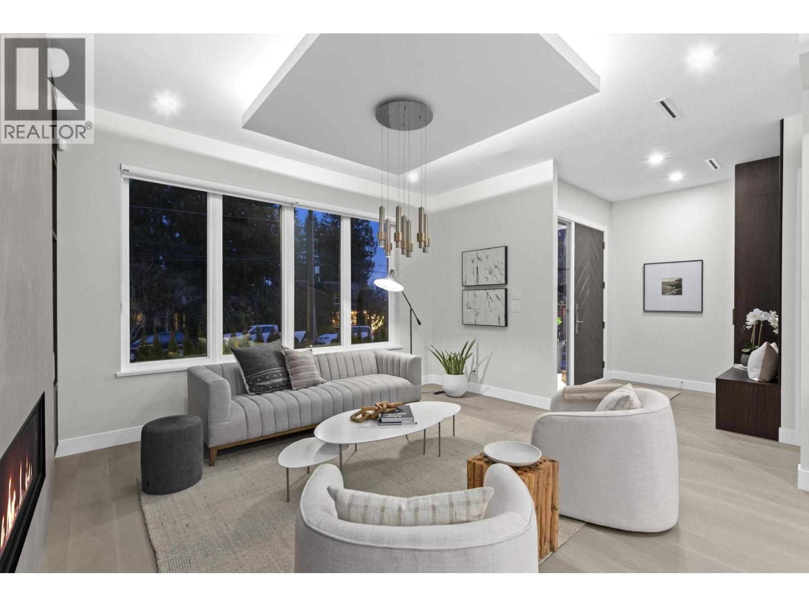 3073 FROMME ROAD, North Vancouver