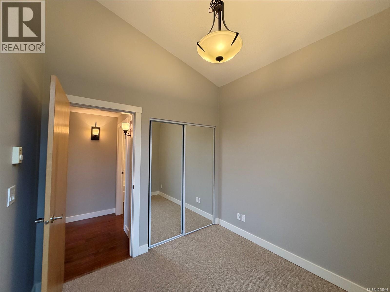 201 1629 Townsite Rd, Nanaimo