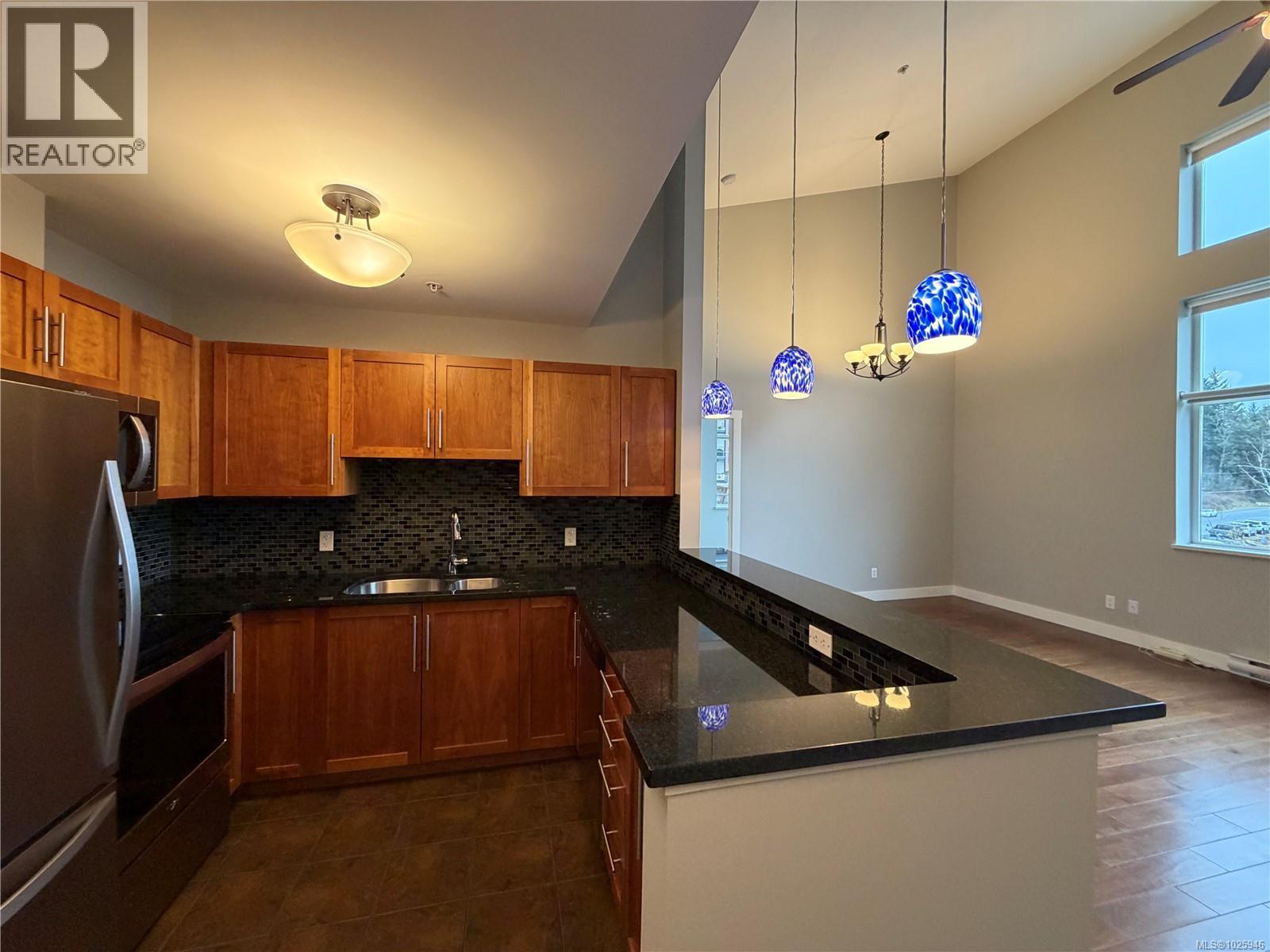 201 1629 Townsite Rd, Nanaimo