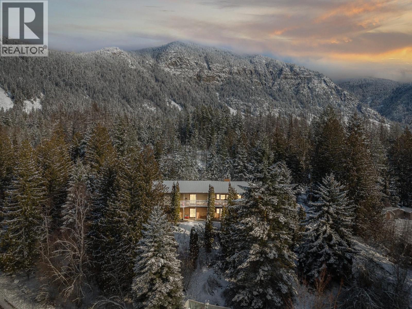 5110 Vance Road, Creston