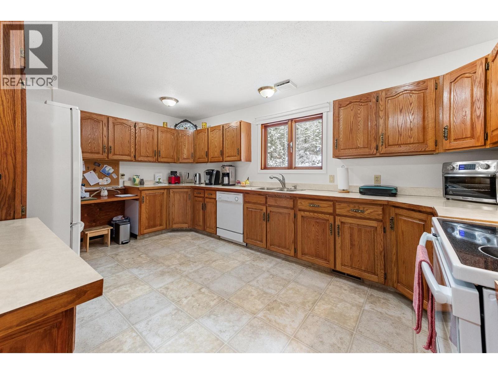 5110 Vance Road, Creston