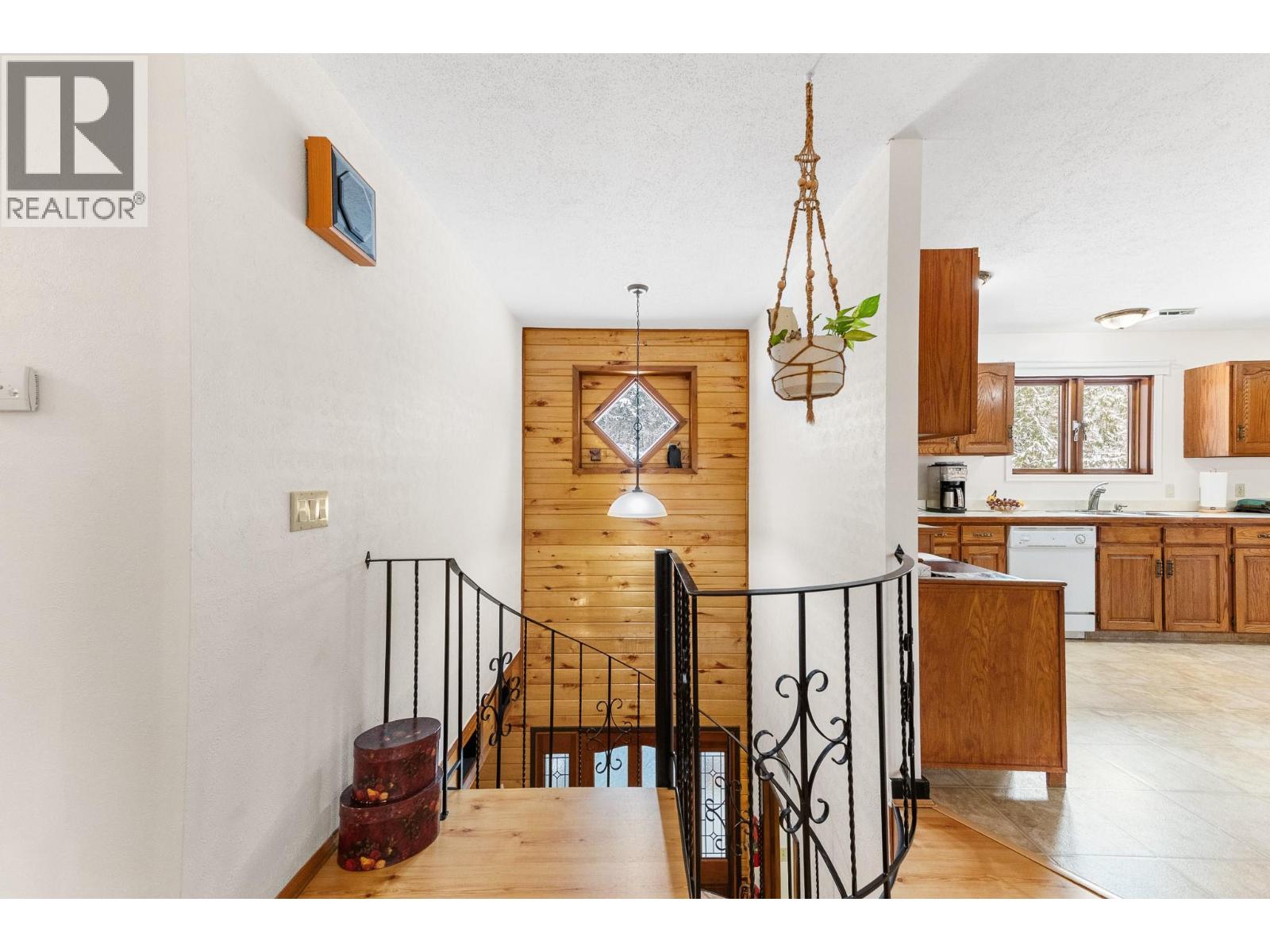 5110 Vance Road, Creston